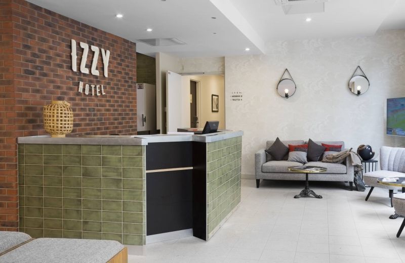 Hotel Izzy - Lobby